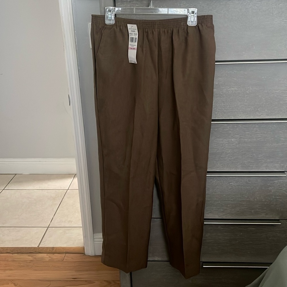 Alfred Dunner pants with pockets elastic waist
